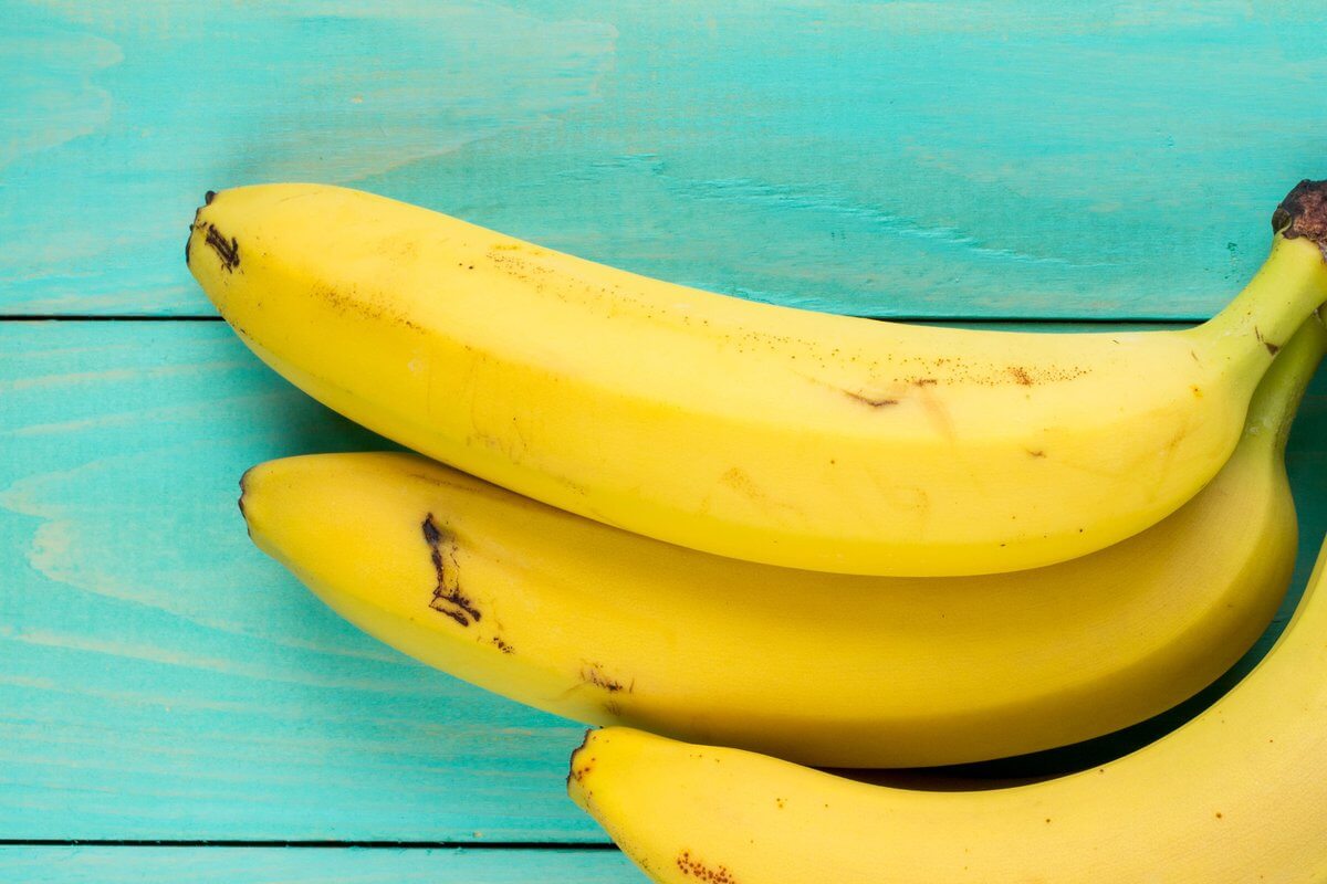 8 продуктів, які заряджають енергією без кофеїну та різких спадів сил