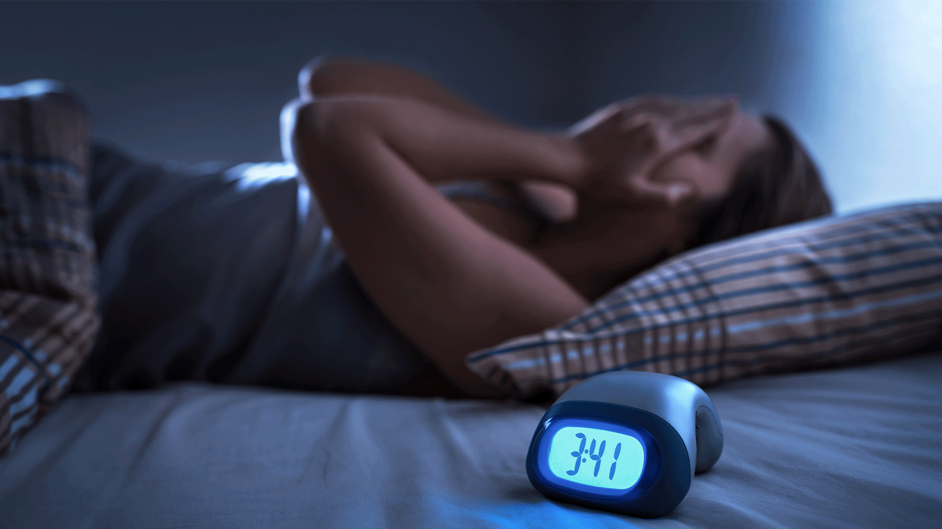 Експерт пояснив головну причину, чому ви прокидаєтеся щодня о 4-й ранку