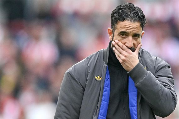 Аморім кличе на допомогу легенд МЮ