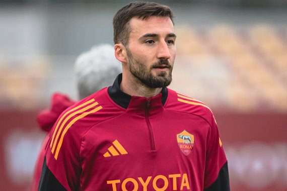 Капітан Роми погодився на оновлення контракту