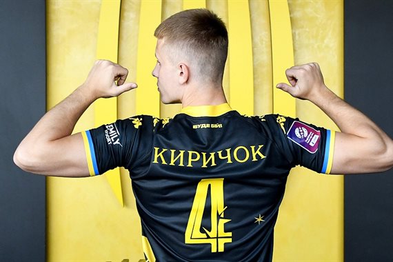 Рух орендував центрального захисника Карпат Киричка