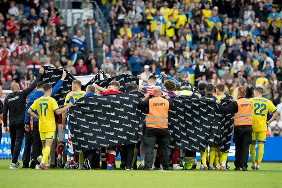 Лікар збірної Данії розповів про стан Еріксена після втрати свідомості у грі з Україною