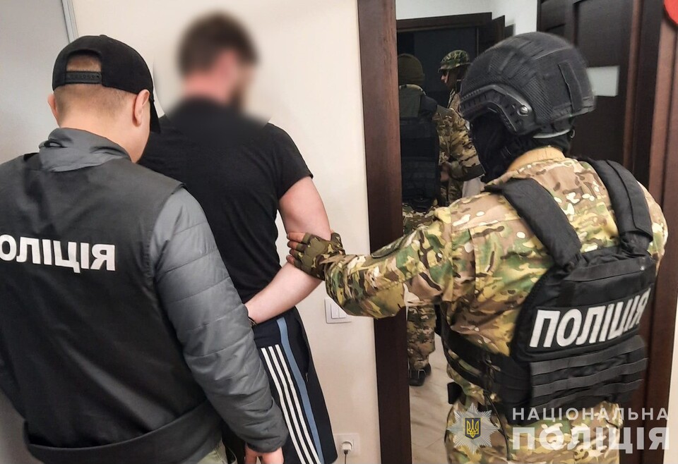В Івано-Франківську затримали кримінального авторитета, який налагодив наркотрафік до СІЗО (ФОТО)