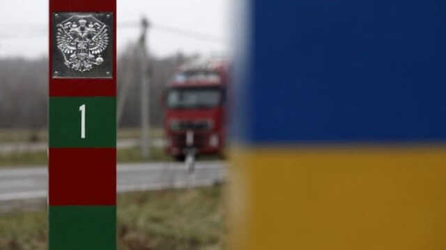 Українець переплив на матраці по Дніпру до Білорусі: як його покарали