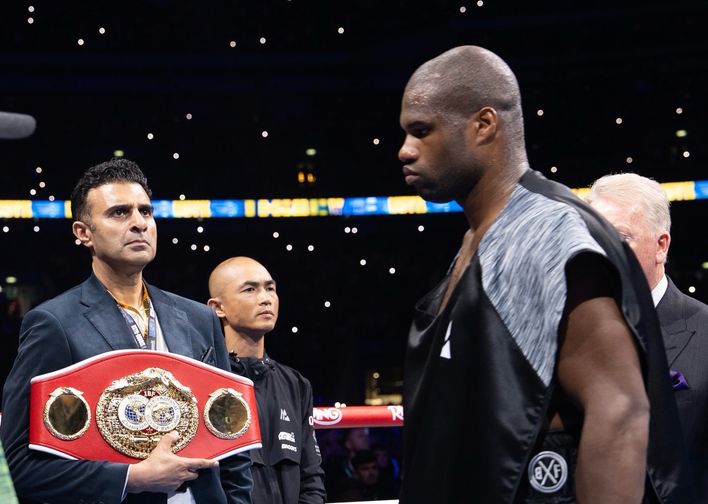 Воррен: Коли Дюбуа запізнювався на арену перед боєм з Усиком, я рвав на собі волосся