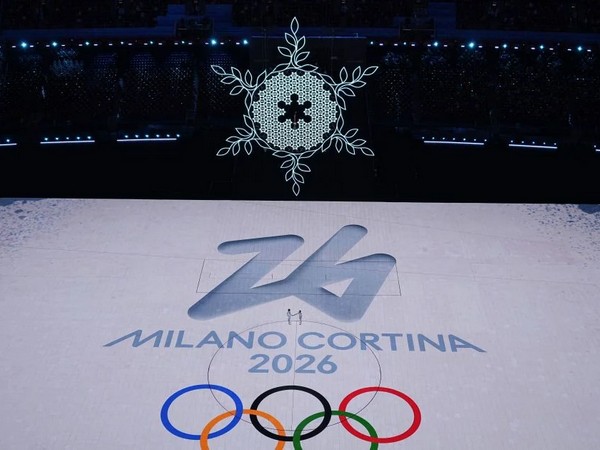 Тестовий матч на хокейній арені Олімпіади зупинили через дірку в льоду