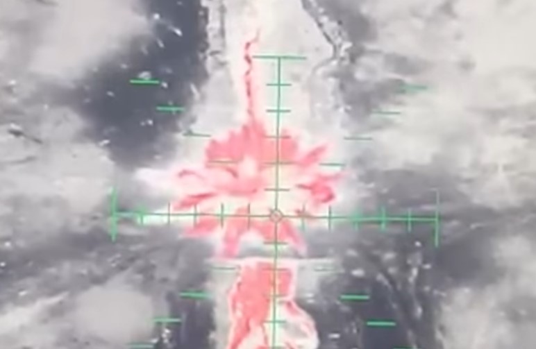 На Курському напрямку прикордонники знищили автівки та укриття ворога (ВІДЕО)