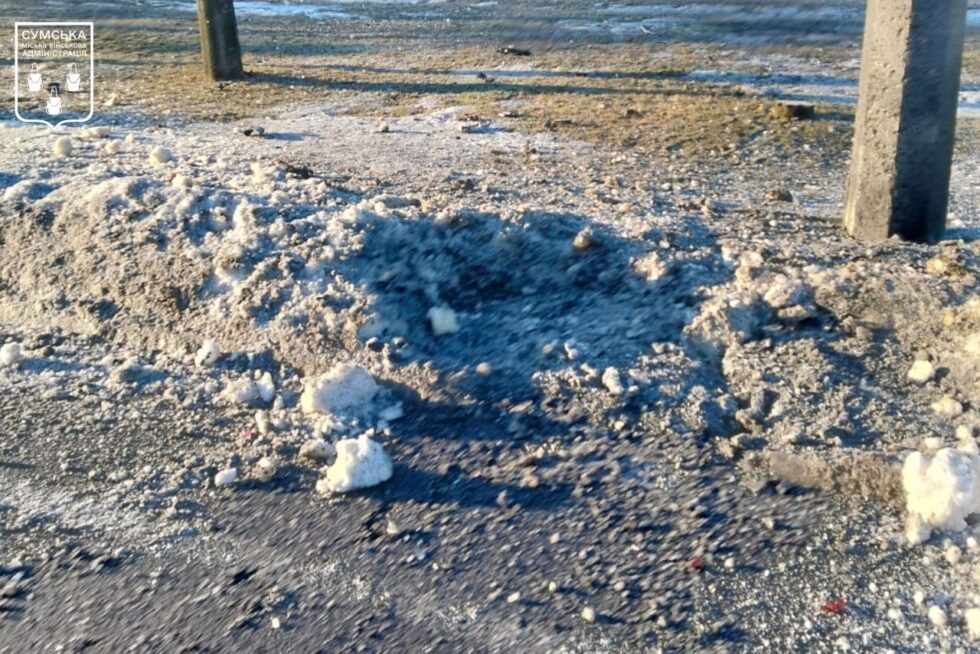 У Сумах вночі та зранку ворог атакував цивільну інфраструктуру