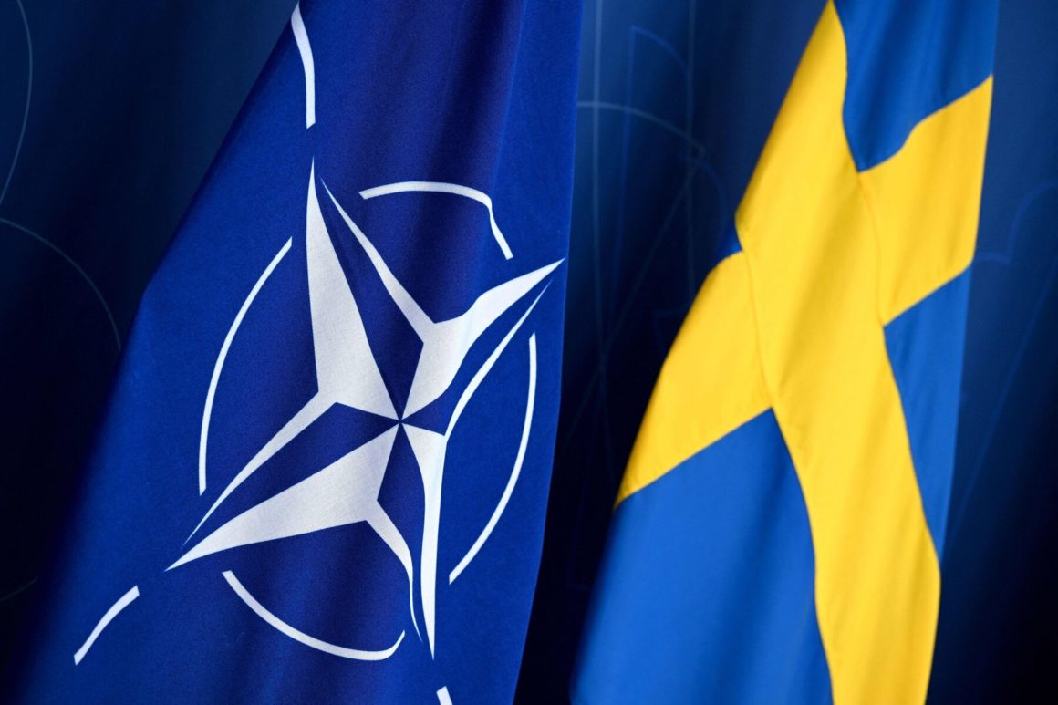 Столтенберг після Ради Україна-НАТО: “Кожен член НАТО вирішуватиме, що надати»