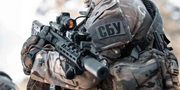 СБУ і Нацполіція затримали в трьох областях України торговців трофейною зброєю