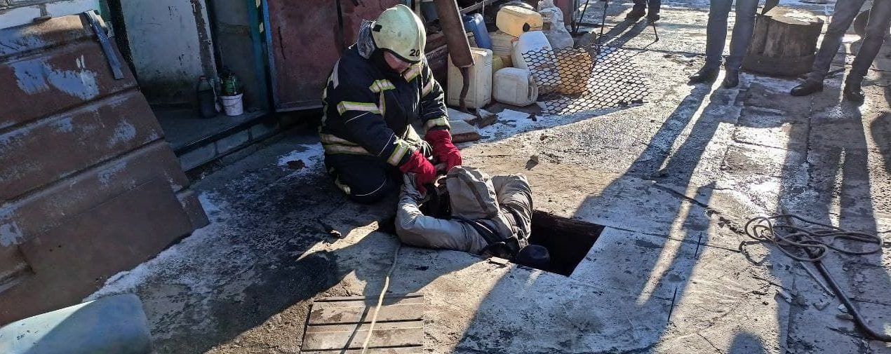 В Запорожской области в выгребной яме нашли труп мужчины