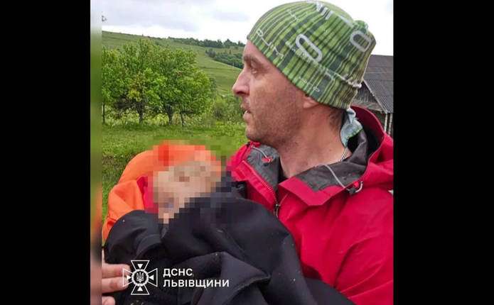 Масштабна рятувальна операція: на Львівщині знайшли 2-річну дівчинку, яку шукали сотні людей