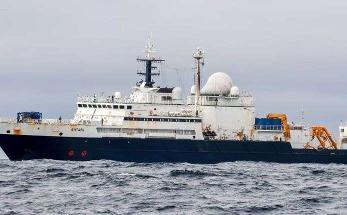 російський розвідувальний корабель помітили у водах Великої Британії: ми бачимо вас