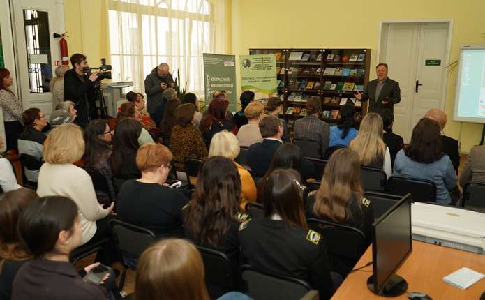 Слово – зброя: на Буковині розпочався книжковий фестиваль «БукФест»