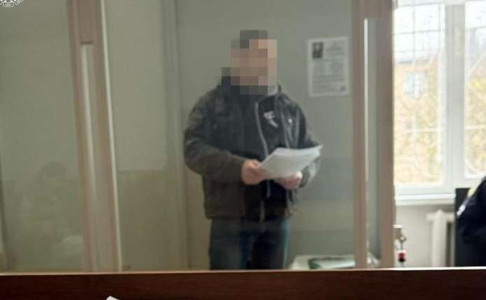 У сусідній з Буковиною області до довічного ув'язнення засудили чоловіка, який систематично ґвалтував 11-річну падчерку