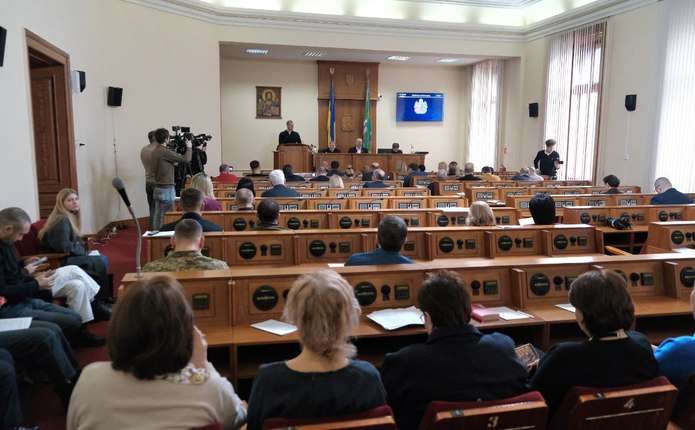 У Чернівцях депутати облради не зібралися на сесію