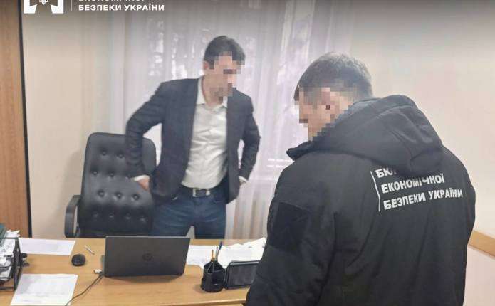 Посадовцям Чернівецької міської ради повідомили про підозру у зловживанні службовим становищем