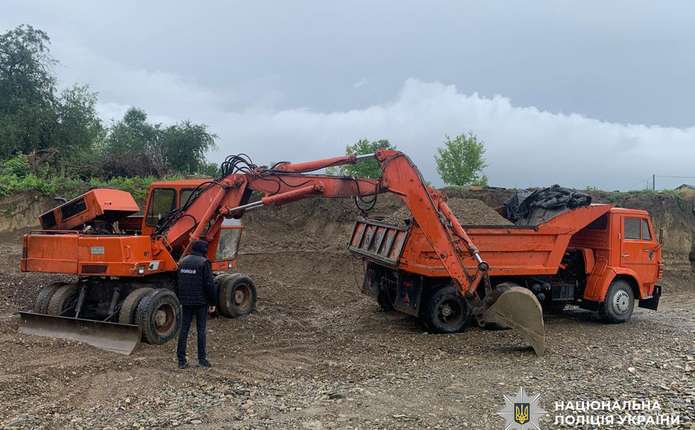 На Буковині викрили незаконний видобуток корисних копалин зі збитками понад 15 млн грн