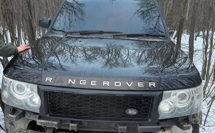 Водія-втікача, який штурмував кордон на Буковині на джипі та важко травмував прикордонника, розшукали і затримали