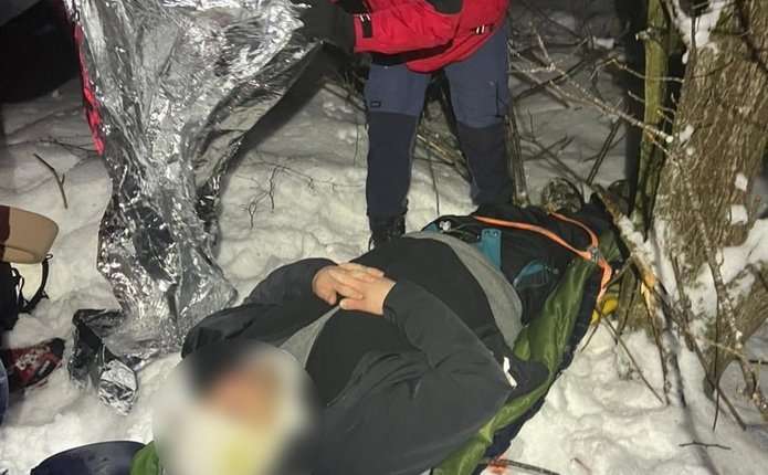 На Буковині врятували ухилянта з травмою голови та ознаками обмороження,чоловік перебував у непритомному стані