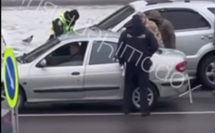 Зупинене авто, постріли та піша погоня в середмісті Чернівців: що відбувалося