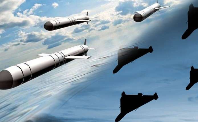 Понад 400 дронів і близько 40 ракет різних типів використали вранці росіяни: влучили 13 ракет та 21 БпЛА