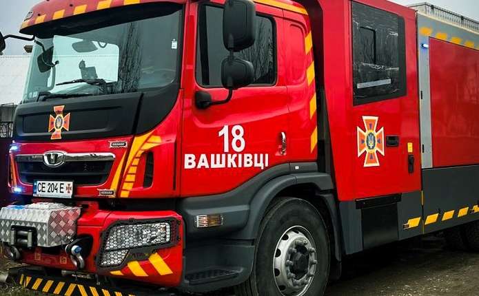 На Буковині горіла господарська будівля