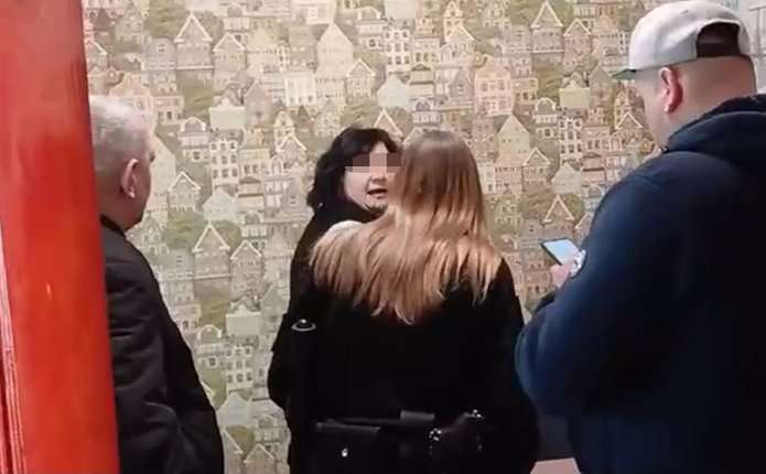 На Волині логопединю звільнили з роботи та судитимуть за побиття батька учня