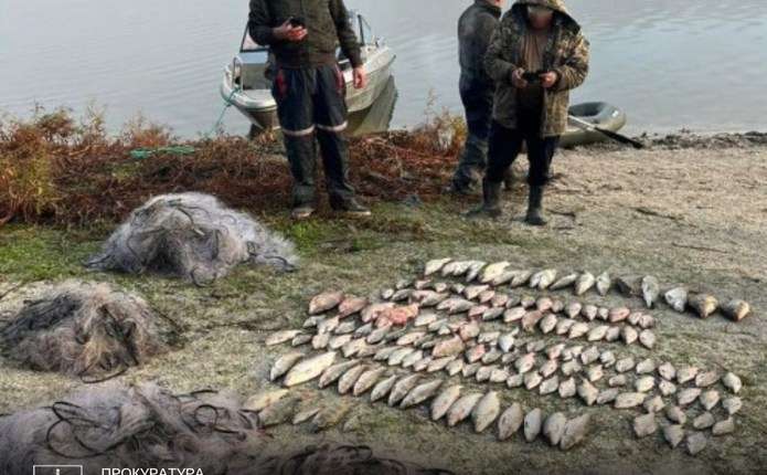 Покинув службу та рік переховувався на Хмельниччині, а «спіймався» на незаконній риболовлі