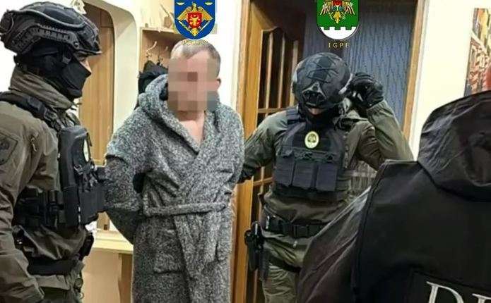 (Відео) Близько 400 чоловіків переправили за кордон: у Молдові затримали 11 таксистів