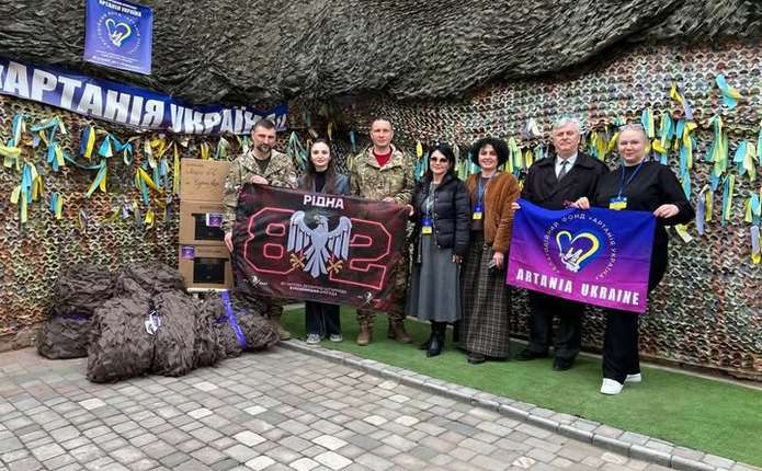 Чернівецьке Управління освіти передало воїнам 82-ї бригади EcoFlow та систему Starlink