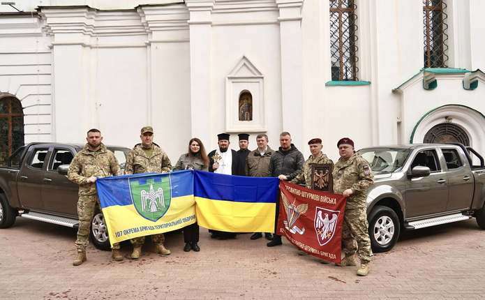 Дві буковинські бригади отримали позашляховики