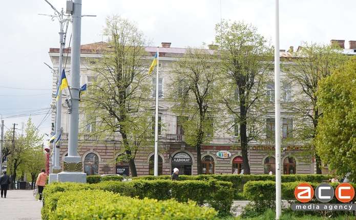 У Чернівцях змінили напрямок головної дороги на перехресті Зарожанської - Горіхівської– Дзержика –Тарасівської