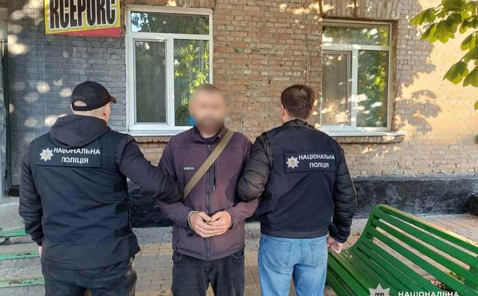 Ґвалтували 13-річну дівчинку: на Миколаївщині затримали її вітчима та 42-річного чоловіка