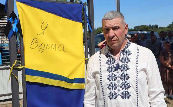 Власноруч зняв свій портрет з Алеї Пам'яті та Надії: на Буковині з полону зустріли захисника