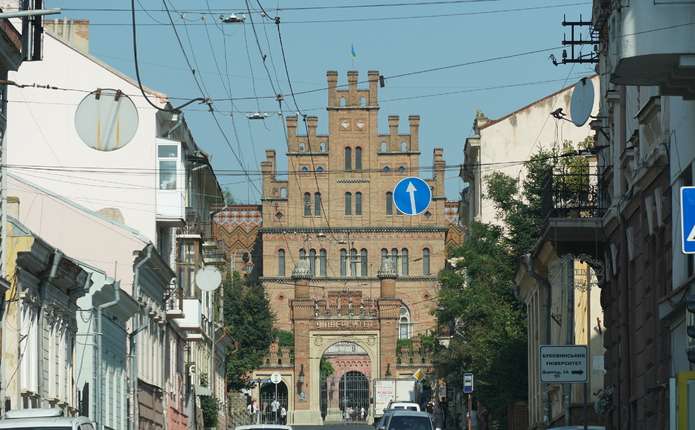 Нове поселення — старі проблеми: як у ЧНУ вирішують питання з гуртожитками