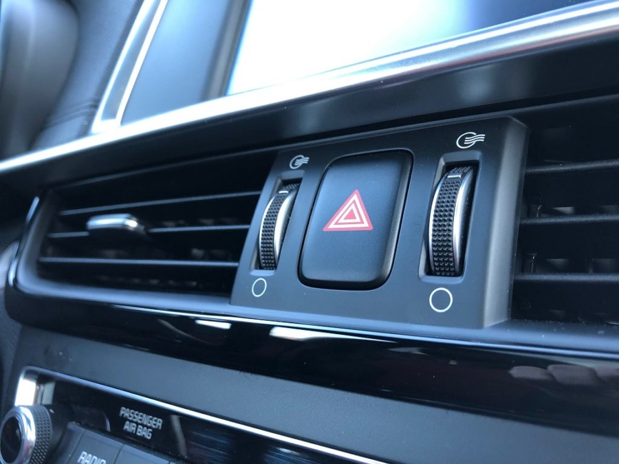 Аварійка як жест ввічливості: які штрафи загрожують в Україні