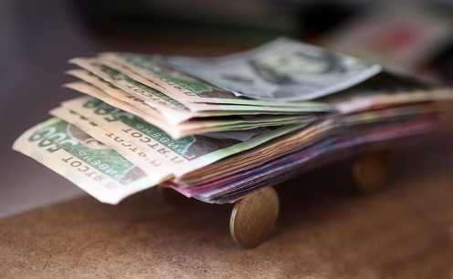 Зарплати вчителів із 1 січня 2026 року: як самостійно порахувати