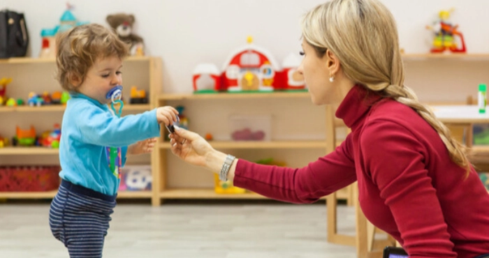 Зарплати вихователів дитсадків 2026: на скільки зростуть виплати з 1 січня