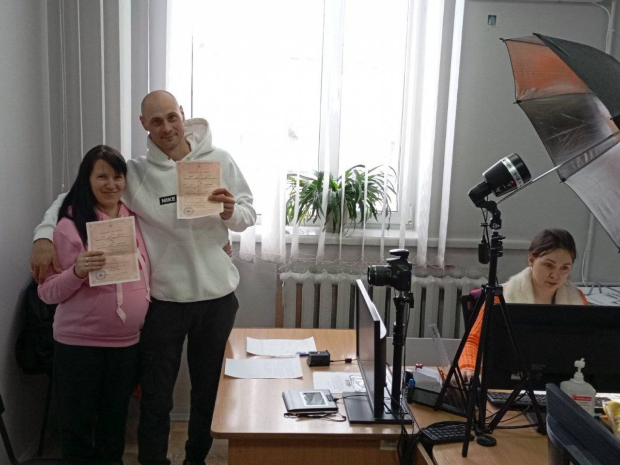 На Волині молодята у день свого весілля одночасно замінили паспорти