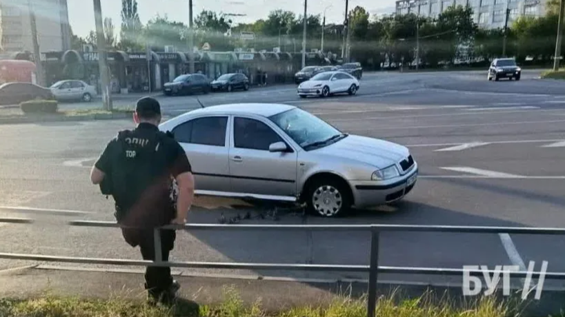 У Луцьку біля ринку «Північний» поліція зупинила авто за допомогою «їжаків»
