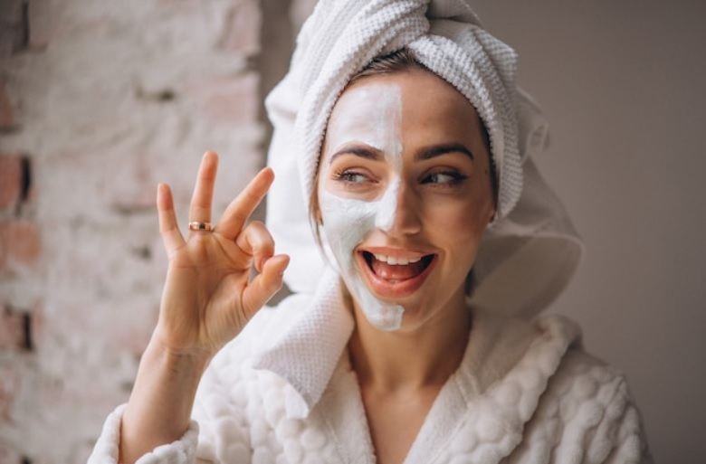 Зимове сяйво шкіри: 5 простих Лайфів для мінімалістичного догляду