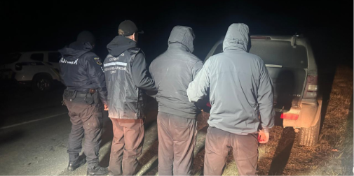 На Волині з собаками і дронами шукали трьох ухилянтів, які порозбігалися по лісу