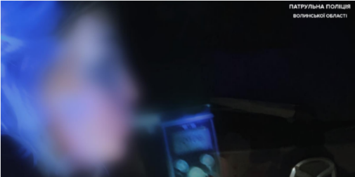 На Волині під час комендантської години зловили п'яну водійку (фото)