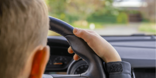 У Луцьку патрульні зупинили неповнолітнього водія без прав і страховки (відео)