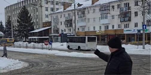 Водій може не встигнути загальмувати: що не так з переходом на Грушевського у Луцьку (відео)