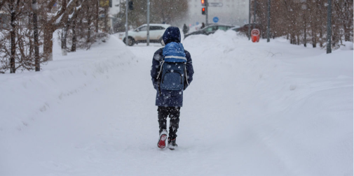 «Дітям небезпечно йти до школи»: у Нововолинську батьки вимагають дистанційного навчання