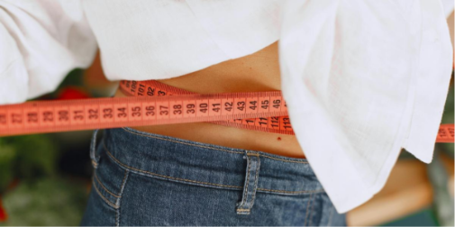 Жінка схудла на 54 кілограми, дотримуючись одного правила: що вона робила