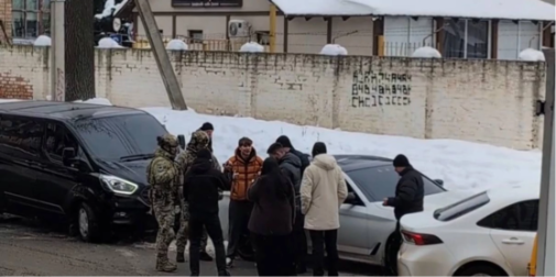 У центрі Луцька СБУ та КОРД затримали відомого скандального блогера
