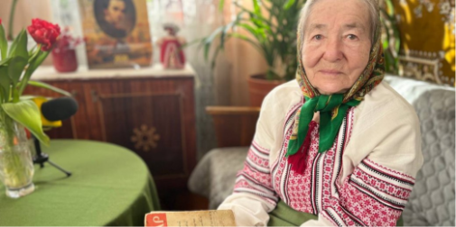 «Без Шевченка нема України»: 87-річна волинянка напам’ять цитує «Кобзар» і чекає сина з війни (фото, відео)